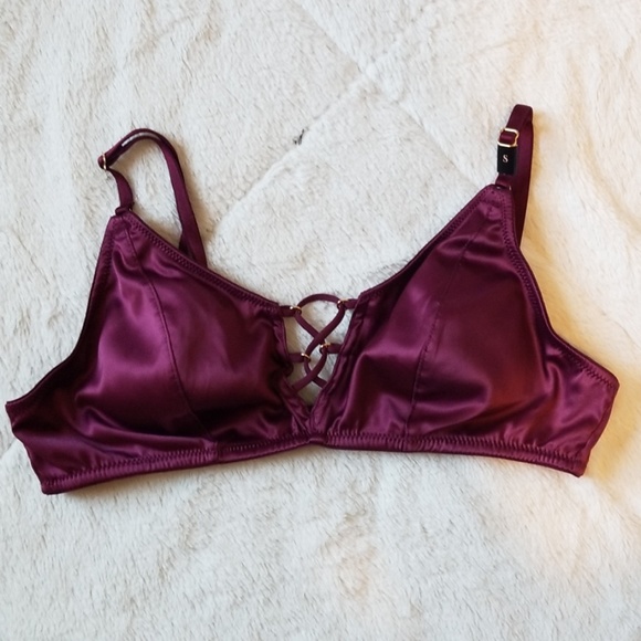 Victoria's Secret padded satin bralette - Picture 2 of 6